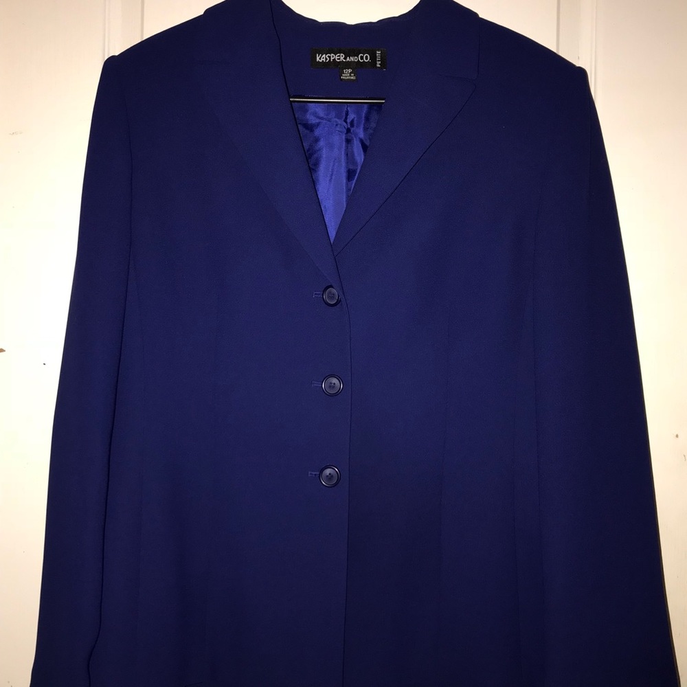 Petite suit
