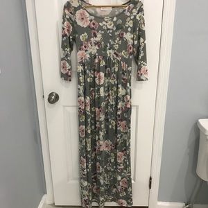 Chris and carol floral maxi size small NEW