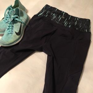 Lululemon very dark navy blue pants