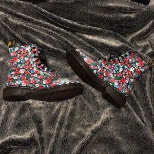 Dr. Martens Pascal floral boots