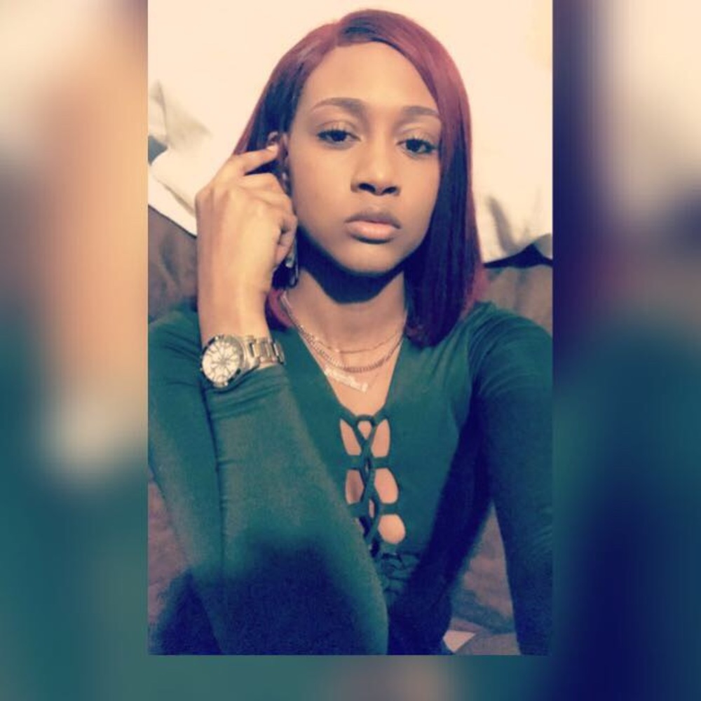 Meet your Posher, Monique