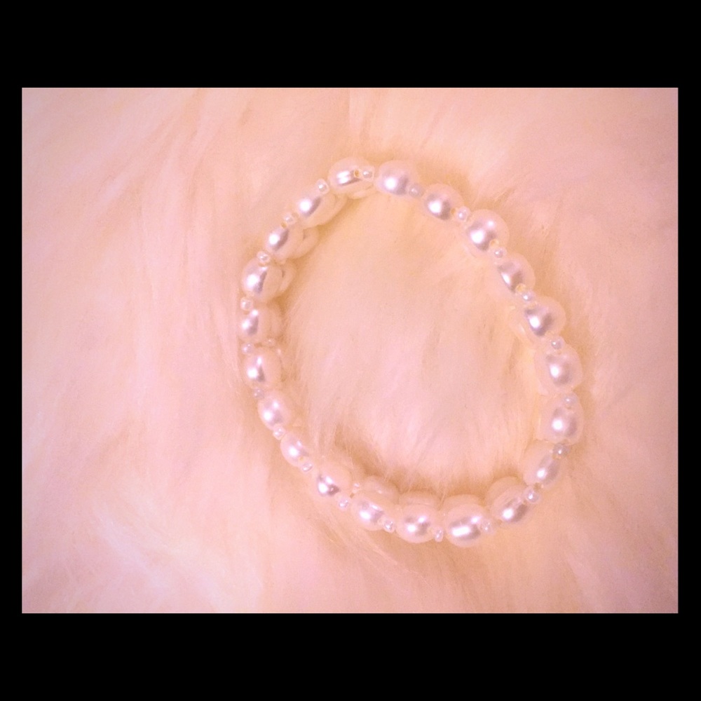 Pearl bracelet