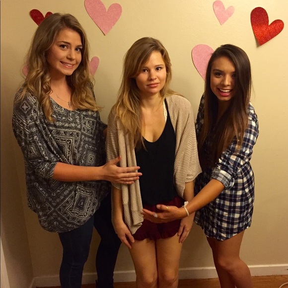 Slouchy cream and light brown shrug - Picture 3 of 4