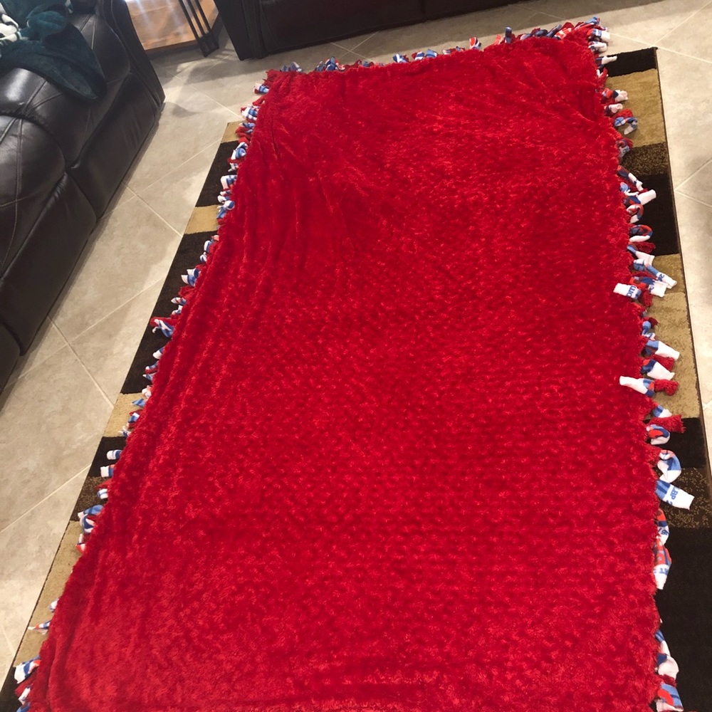 A cubs fleece tie blanket