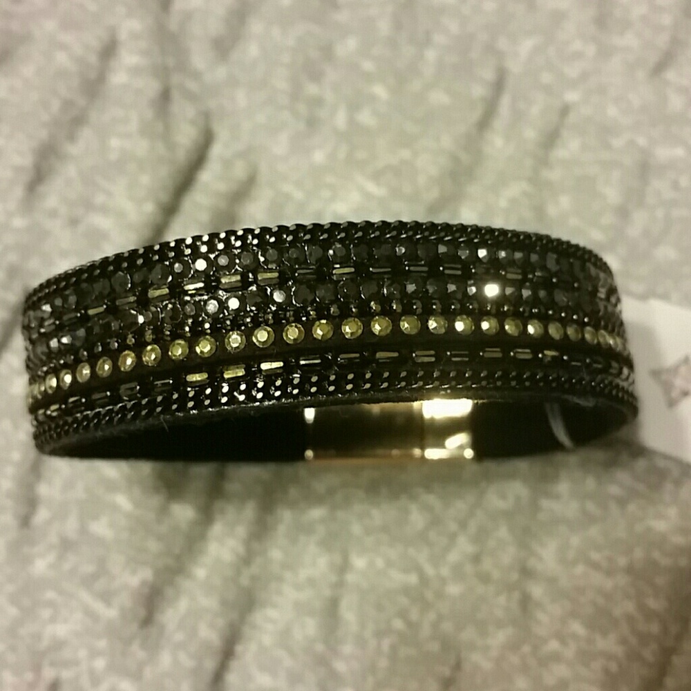 NWT Black and Gold Bracelet