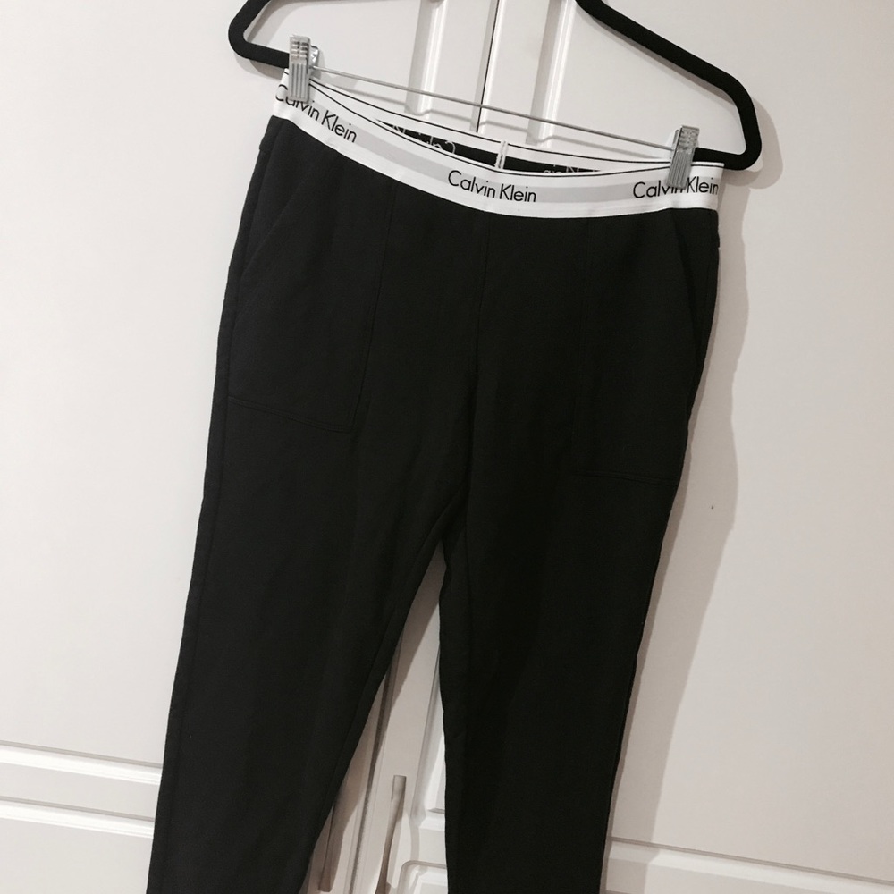✨Super Luxe ✨Calvin Klein Jogger 🖤🖤