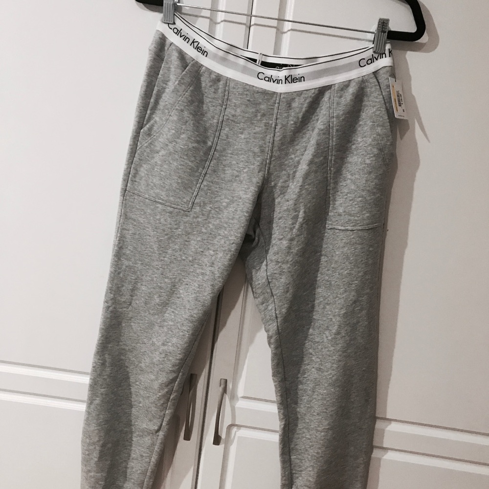 ✨ Super Luxe ✨ Calvin Klein Joggers