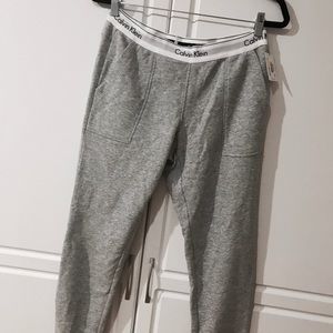 ✨ Super Luxe ✨ Calvin Klein Joggers