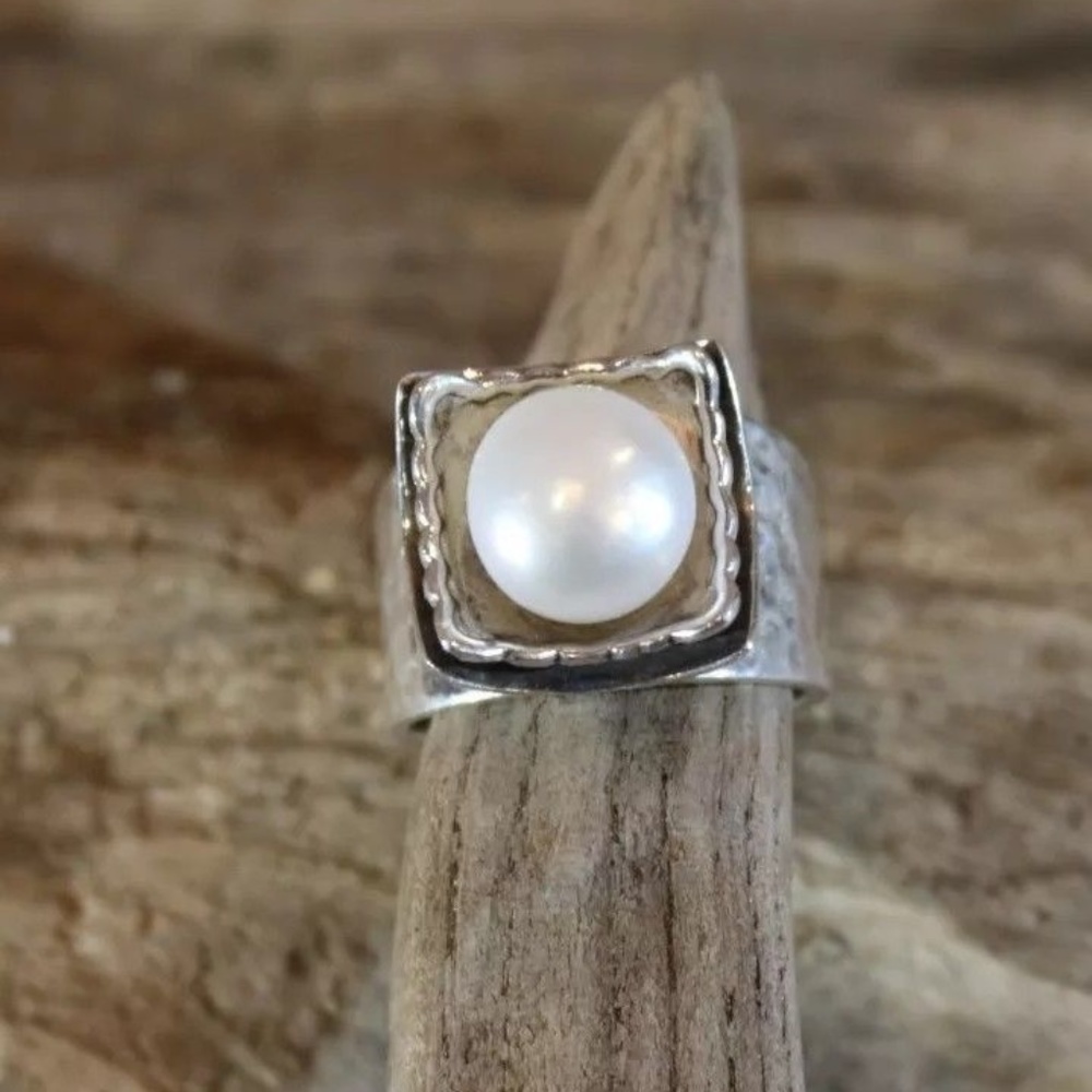 Silpada Large Pearl on Sterling Silver ring