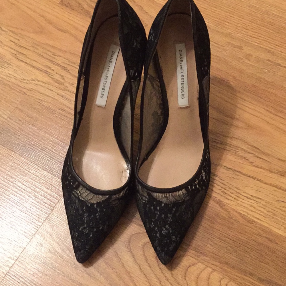 Diane con Furstenberg black lace heels