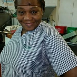 Meet your Posher, Lois