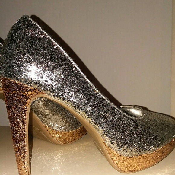 GOLD AND SILVER SHOES By Tangela - Picture 4 of 6