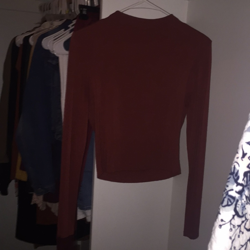 long sleeve crop top
