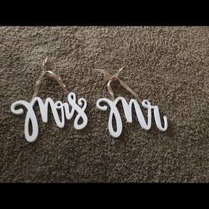 Mr and Mrs signs