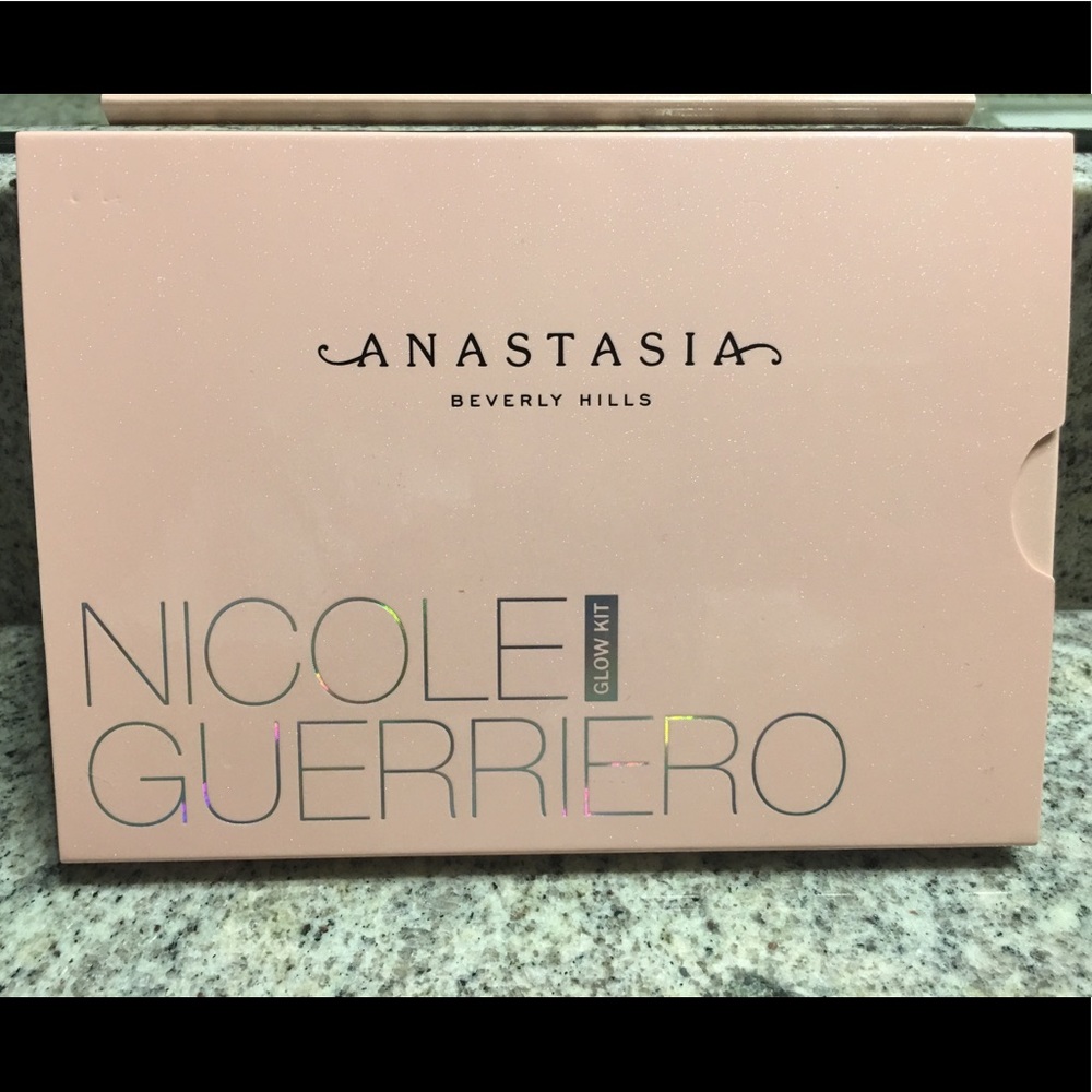 ‼️ PRICE DROPPED ‼️ABH Nicole Guerriero Glow Kit