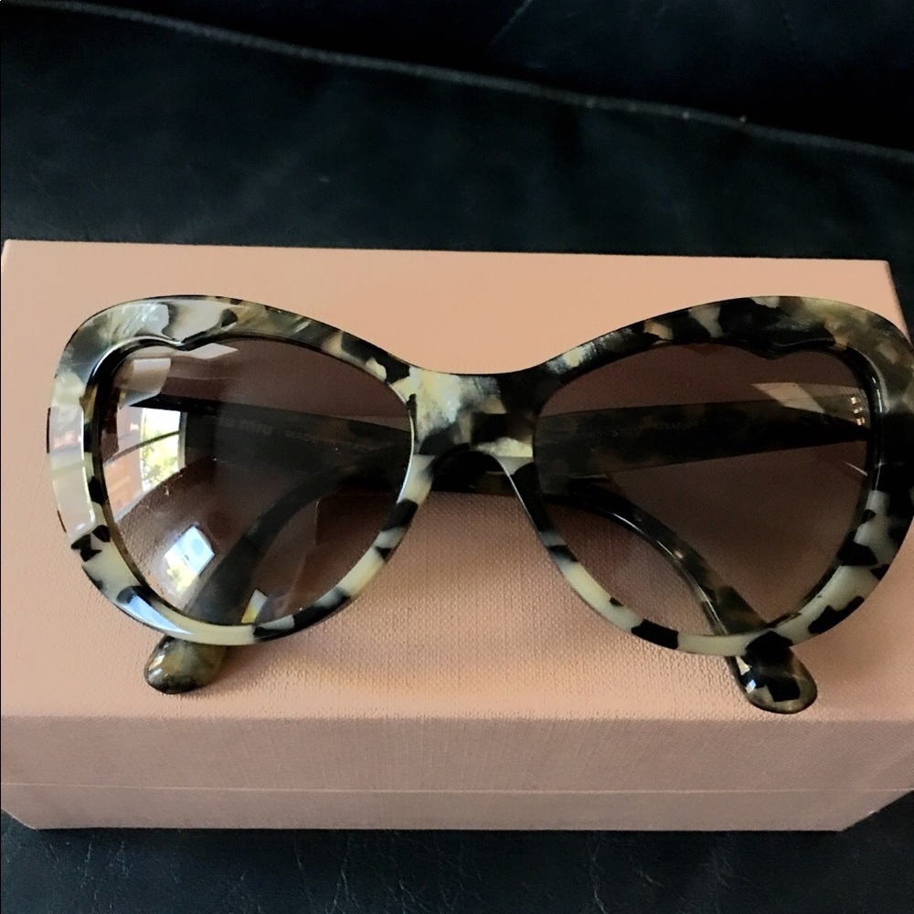 💯% Authentic MIU MIU cat eye sunglasses