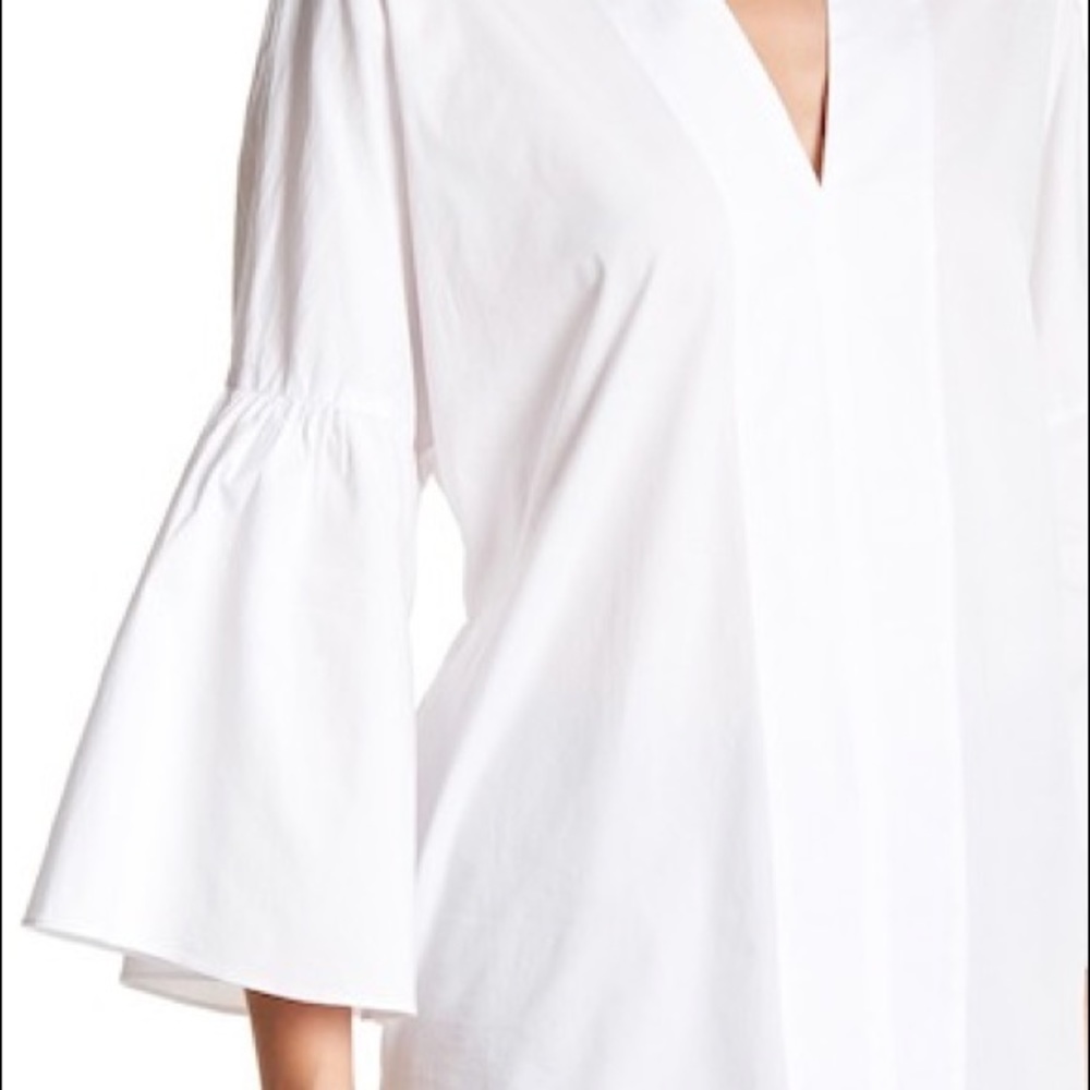 NEW WITH TAGS!! Vince Camuto V-Neck Ruffle Tunic