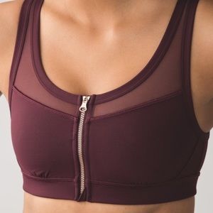Lululemon “Drop it like it’s hot” front zip bra