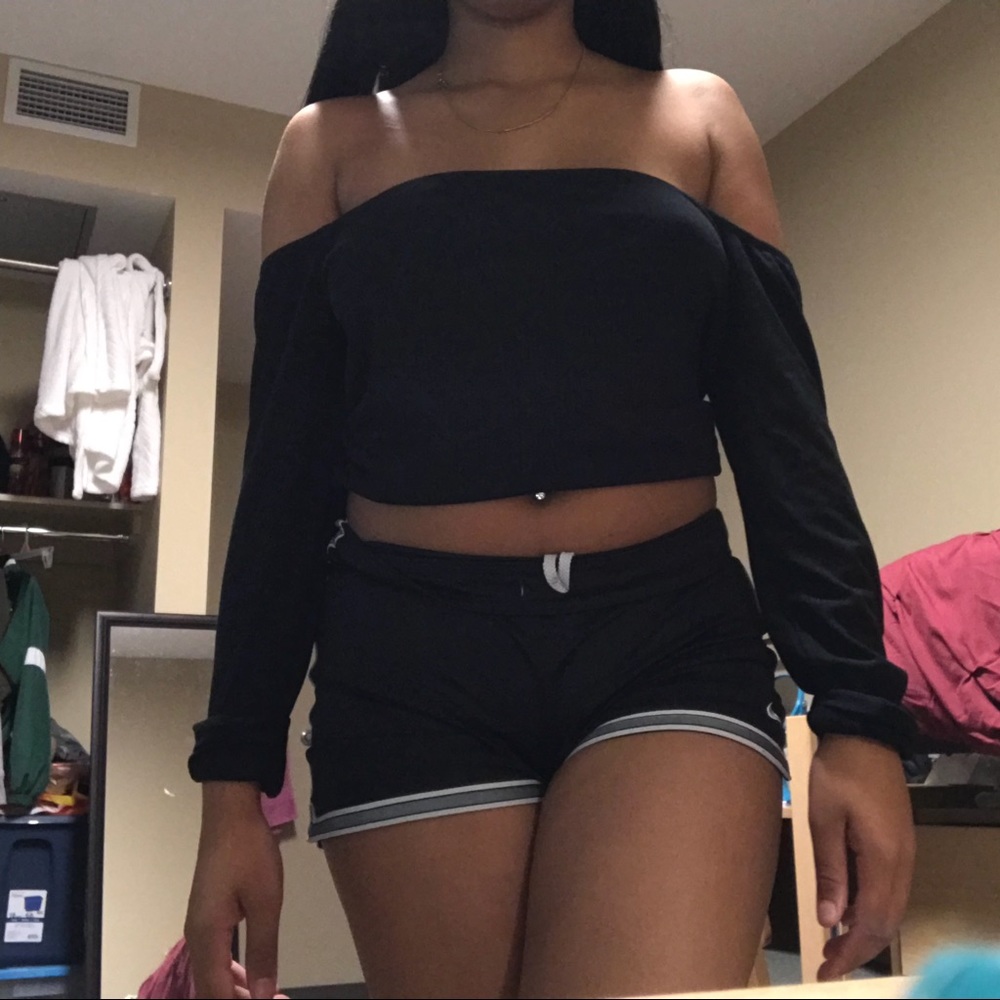 OFF THE SHOULDER SHIRT