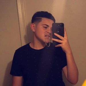 Meet your Posher, Carlos