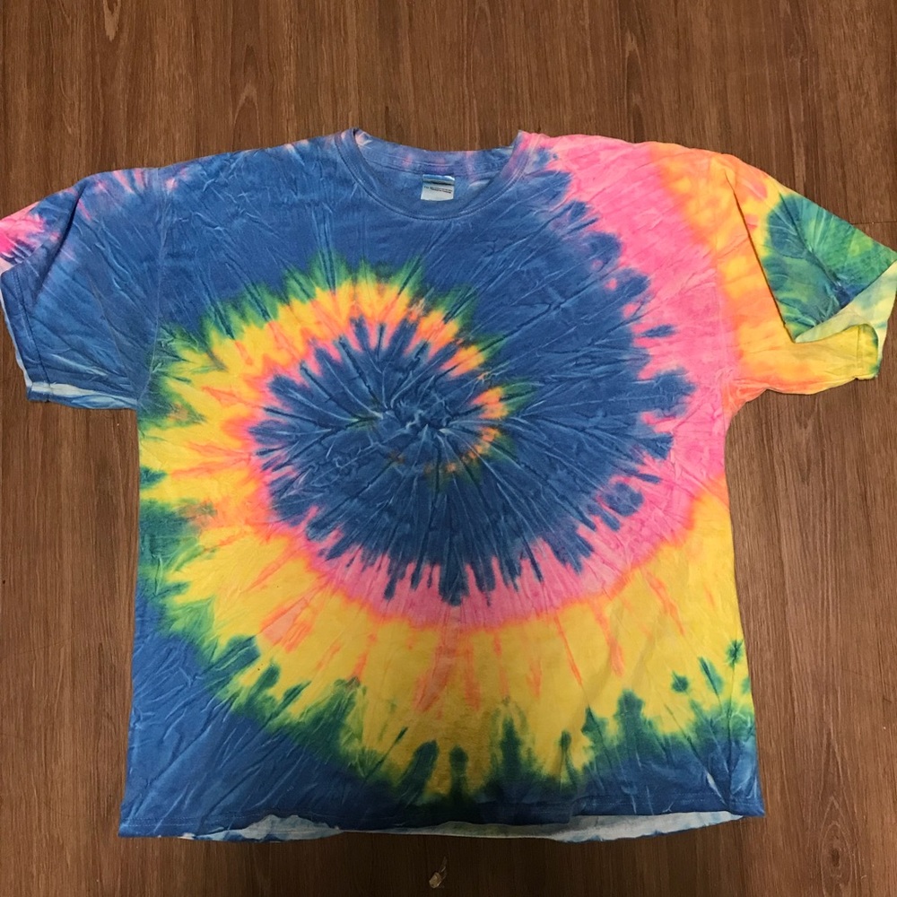 TIE-DYE SHIRT