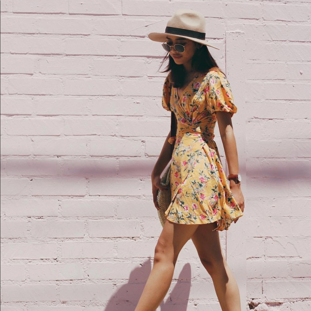 🌼🌼 Yellow Floral Wrap Dress 🌼🌼
