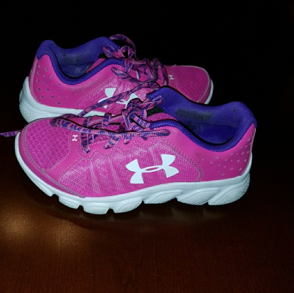 Pink Under Armour Tennis Shoes