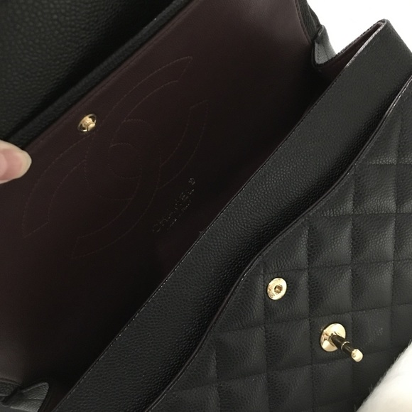 Chanel Black caviar jumbo w gold hardware - Picture 2 of 4