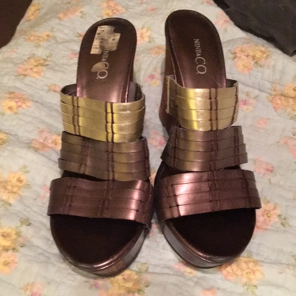 Nine & Co gold and bronze wedges