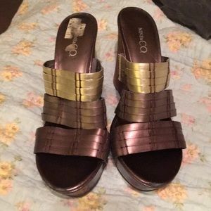 Nine & Co gold and bronze wedges