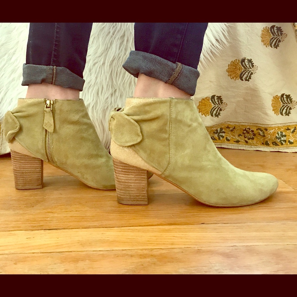Seychelles Suede Ankle Bootie 8.5