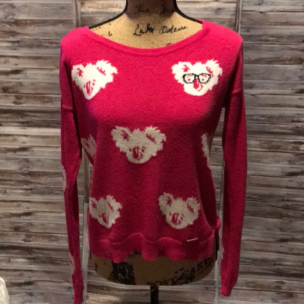 Gilly Hicks Sweater. S8