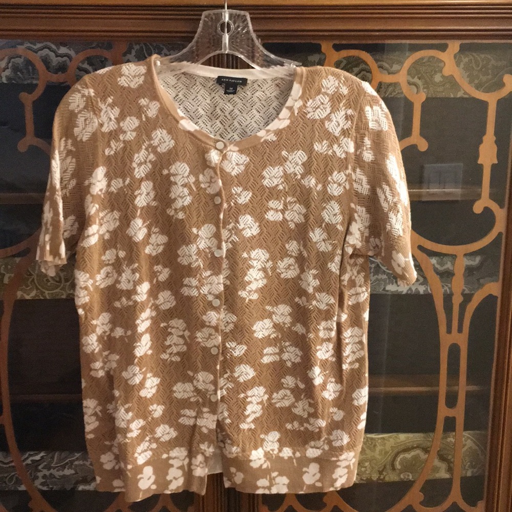 Ann Taylor short sleeve sweater