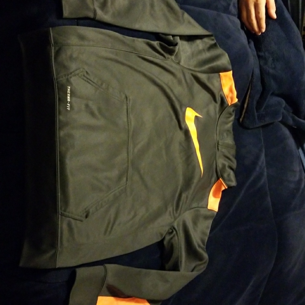 Nike Therm-fit Boys XL