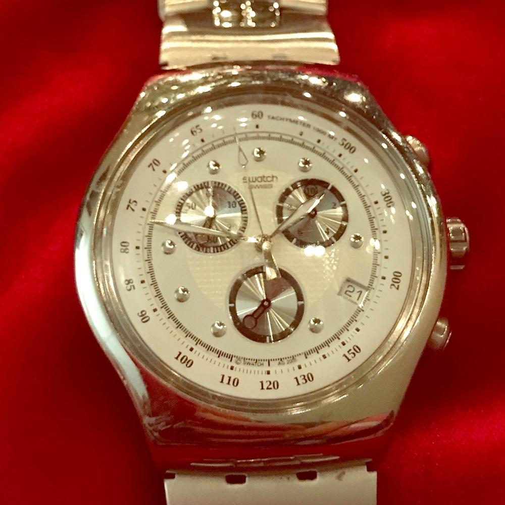 SWATCH CHROME watch in Silver. Unisex