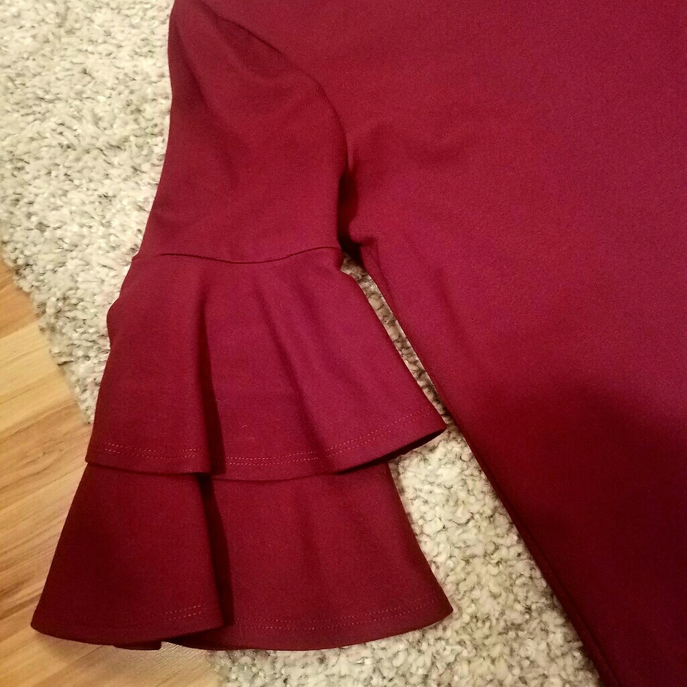 SALE .... !Ruffle Sleeves Top! - Picture 2 of 3