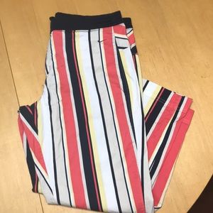 Women’s Nike Capri Pants- M