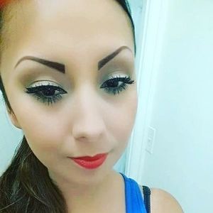 Meet your Posher, Viviana