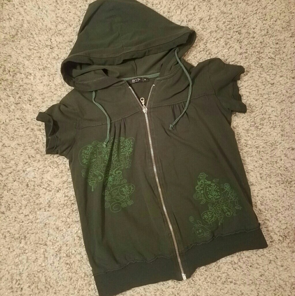 Hoddie/T-shirt on a zipper
