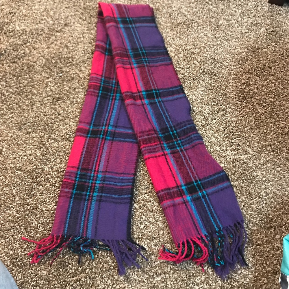 Plaid scarf