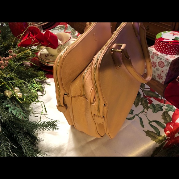 Tory Burch - Picture 5 of 8