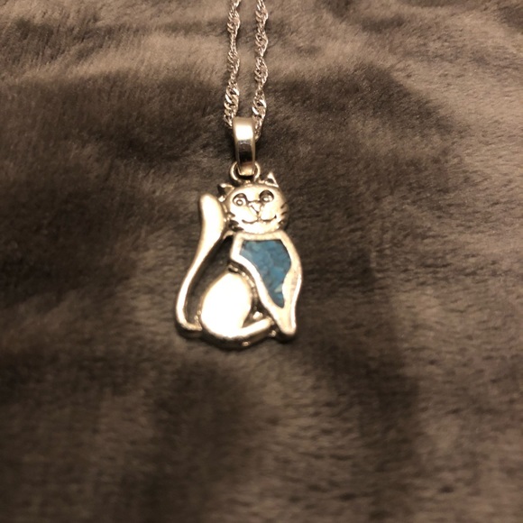 3 for $13! Playful Turquoise Kitty Cat Necklace - Picture 1 of 4
