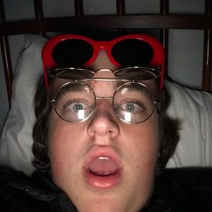 Meet your Posher, Alex