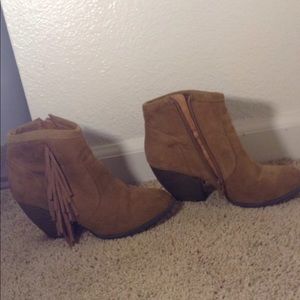 Boot heels with fringe