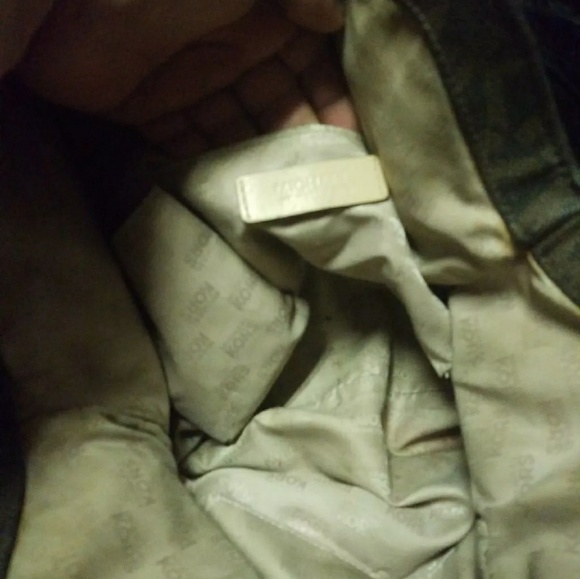 Used Michael kors tote purse - Picture 3 of 4