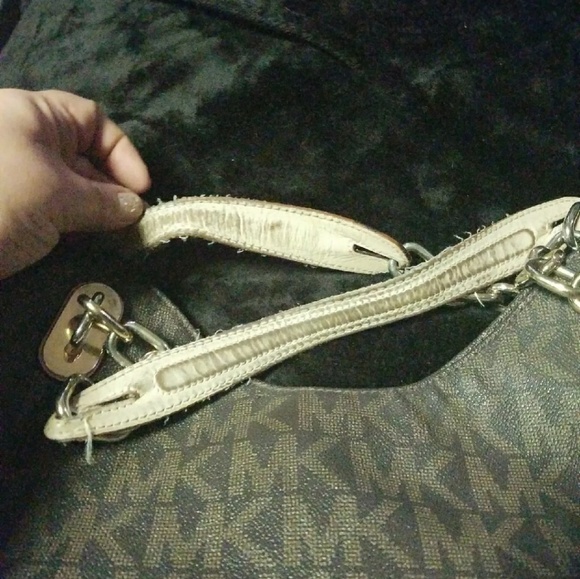 Used Michael kors tote purse - Picture 4 of 4