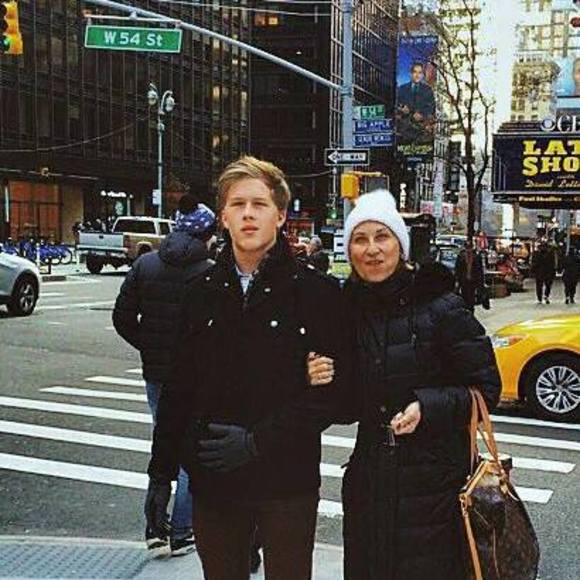 Meet your Posher, Patrick - Picture 1 of 1