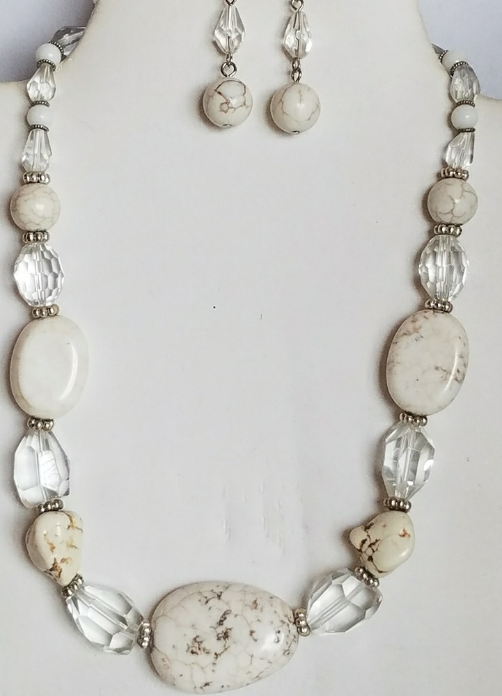 Necklace Set - Picture 3 of 3