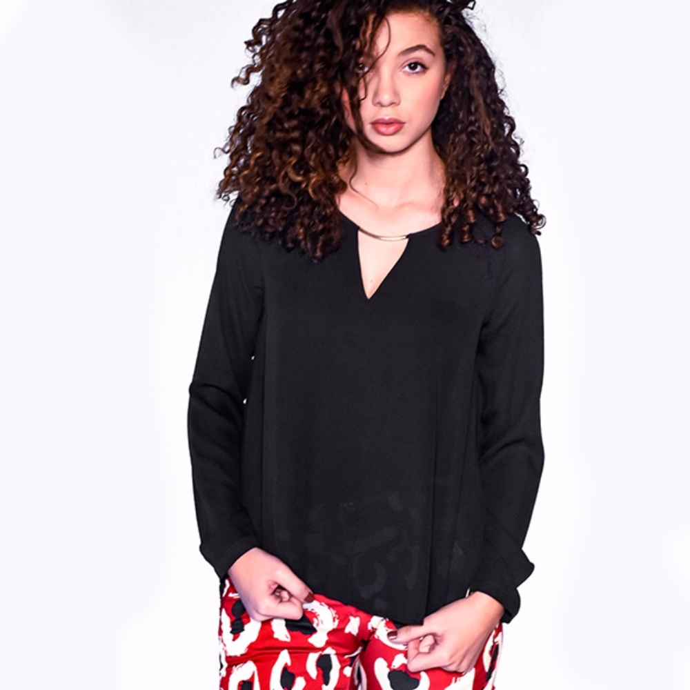 •||HOST PICK||• LONG SLEEVE KEYHOLE-DETAIL BLOUSE
