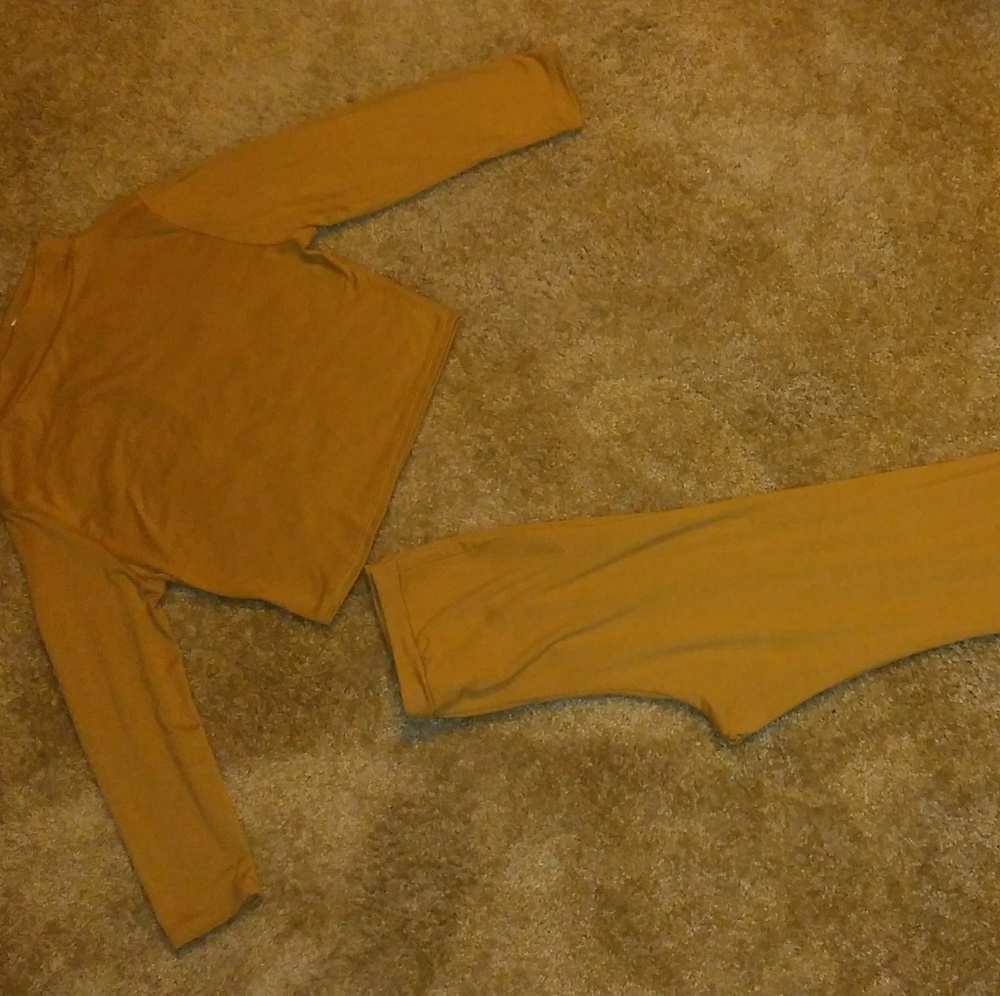 Pants suit